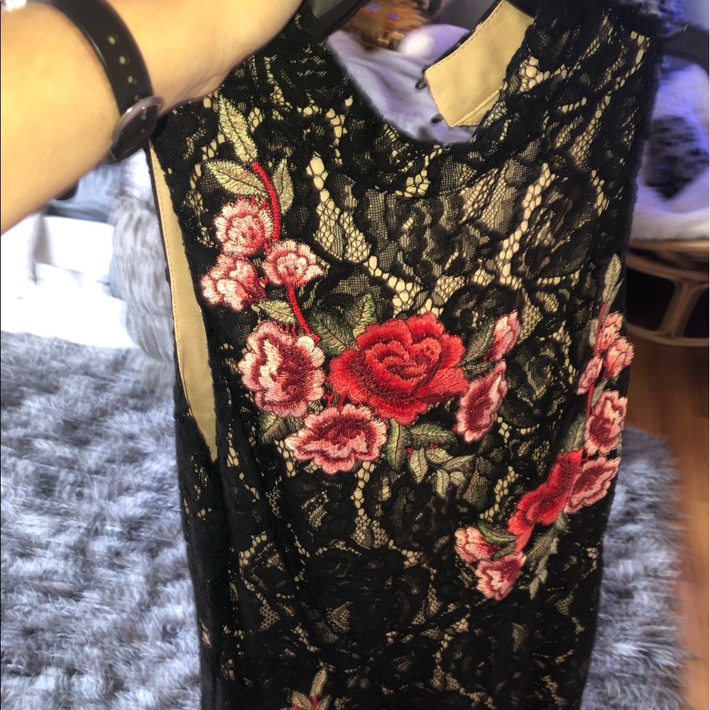 black dress with roses 🌹